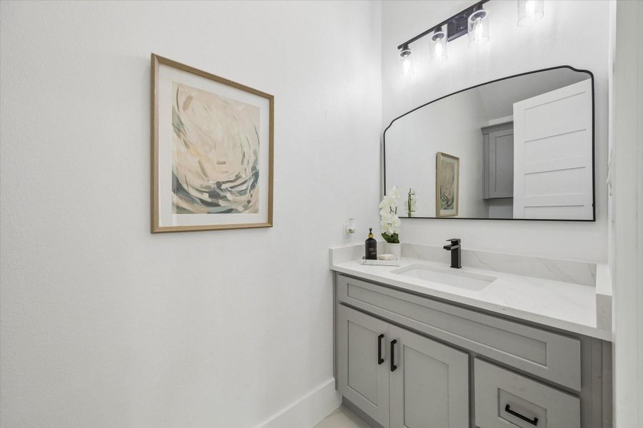 Half bath on 1st floor! Half bath on 1st floor!
