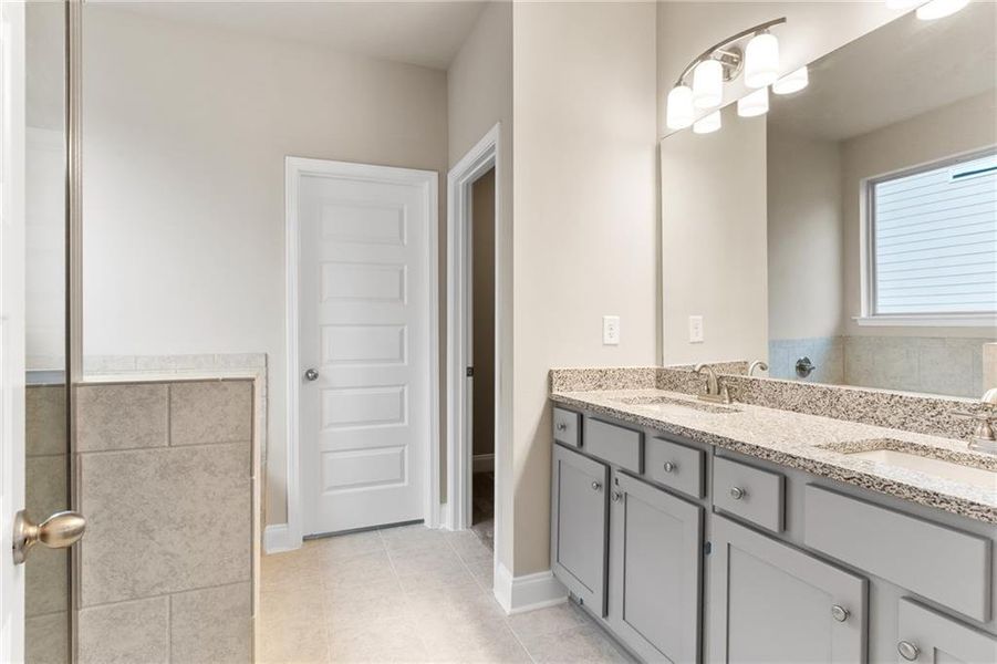 Furnished interior view inside a new home in Highland Park, Stonecrest (Image 8).