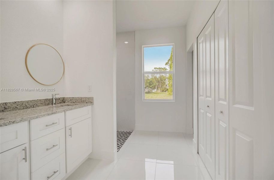 Spacious, unfurnished interior of a new home in , Alva (Image 30).