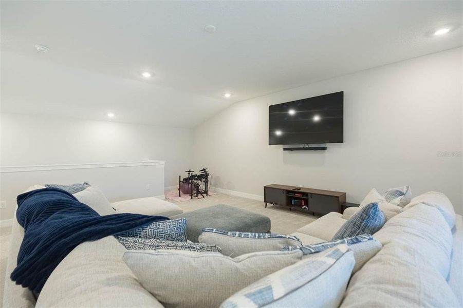 Furnished interior view inside a new home in , Land O' Lakes (Image 37).