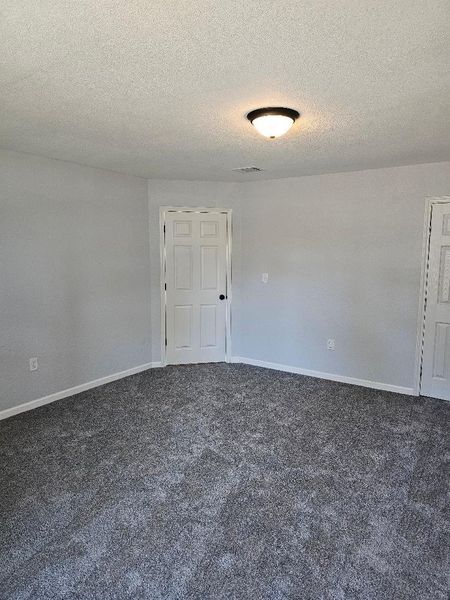 Spacious, unfurnished interior of a new home in , Dayton (Image 14).