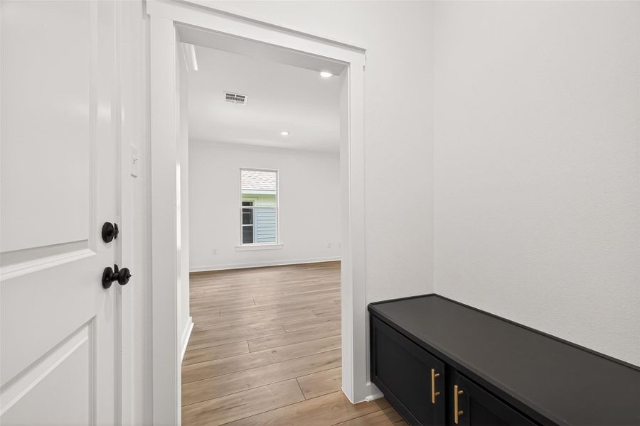 Spacious, unfurnished interior of a new home in Mostyn Springs, Magnolia (Image 30).