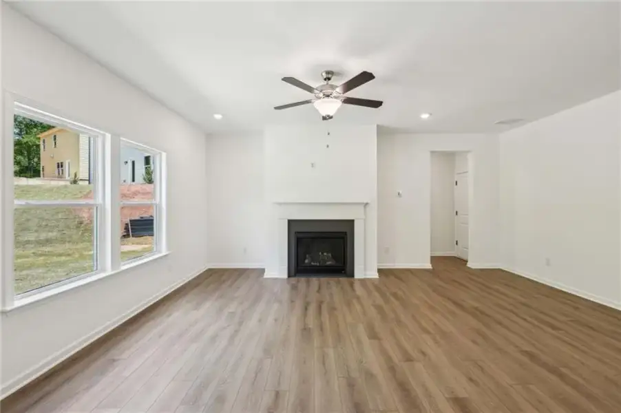 Spacious, unfurnished interior of a new home in Langston Reserve, Cartersville (Image 14).