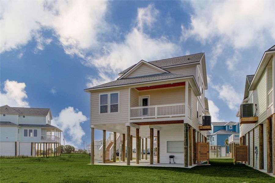 Exterior details and patio area of a home in , Galveston (Image 18).