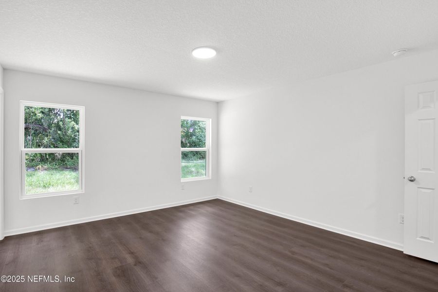 Spacious, unfurnished interior of a new home in , Palatka (Image 19).