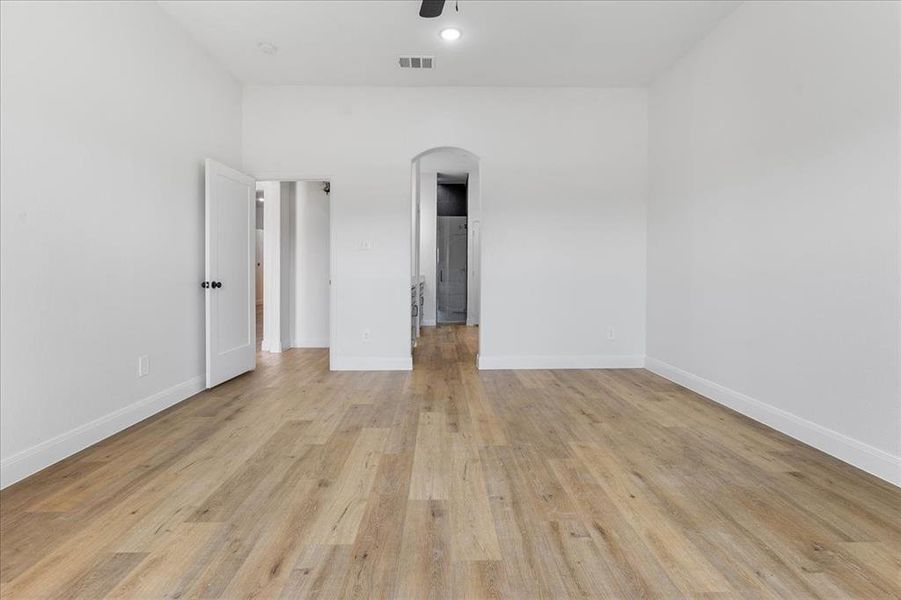 Spacious, unfurnished interior of a new home in , Fort Worth (Image 22). Spacious, unfurnished interior of a new home in , Fort Worth (Image 22).