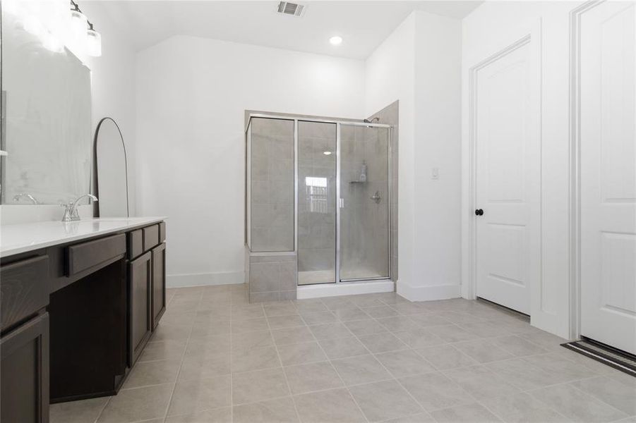 Furnished interior view inside a new home in , Hickory Creek (Image 15).