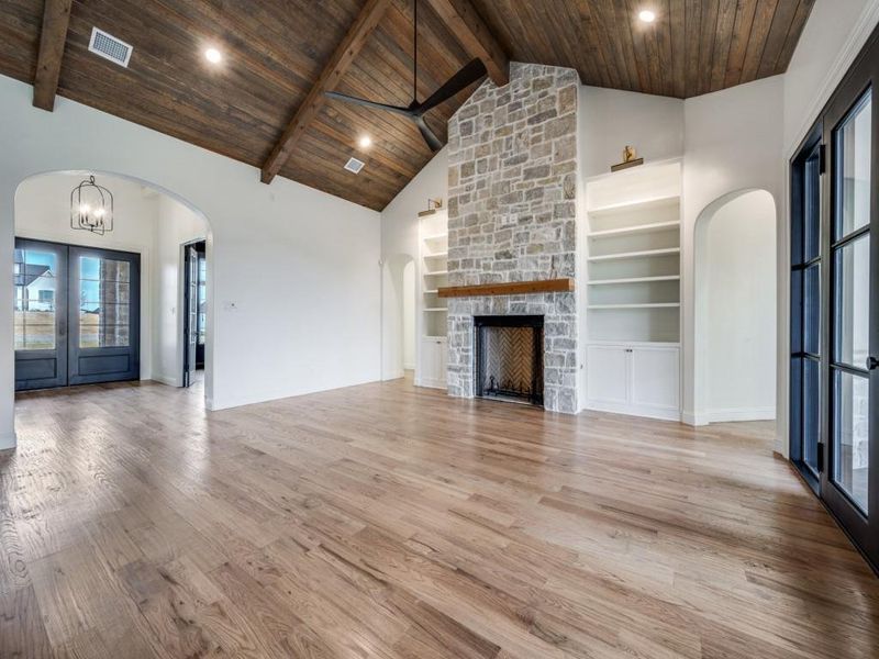 Spacious, unfurnished interior of a new home in , Northlake (Image 11).