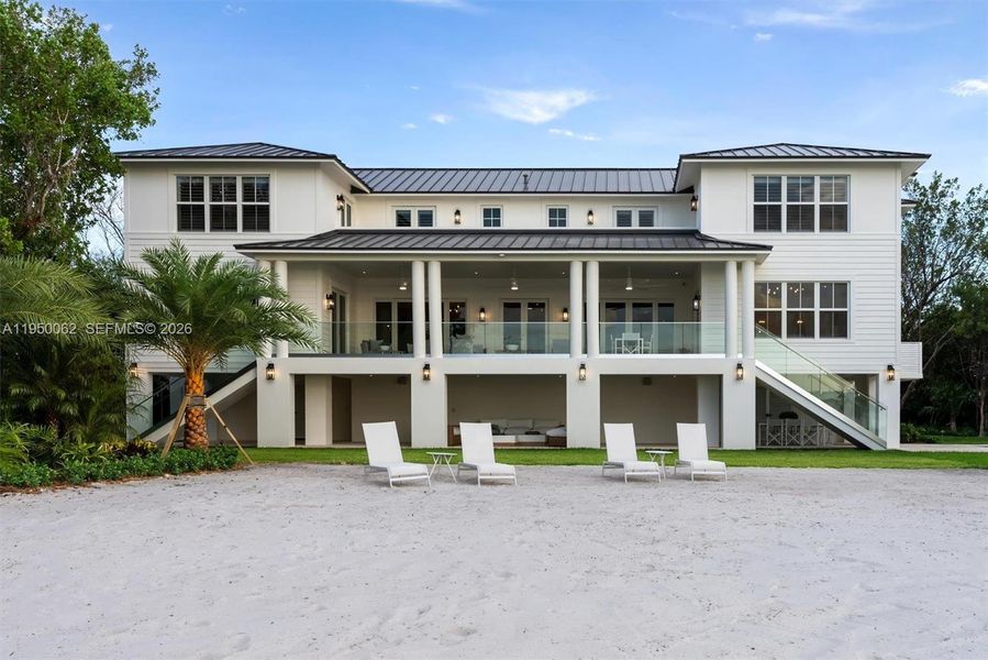 Exterior details and patio area of a home in , Islamorada, Village of Islands (Image 20).