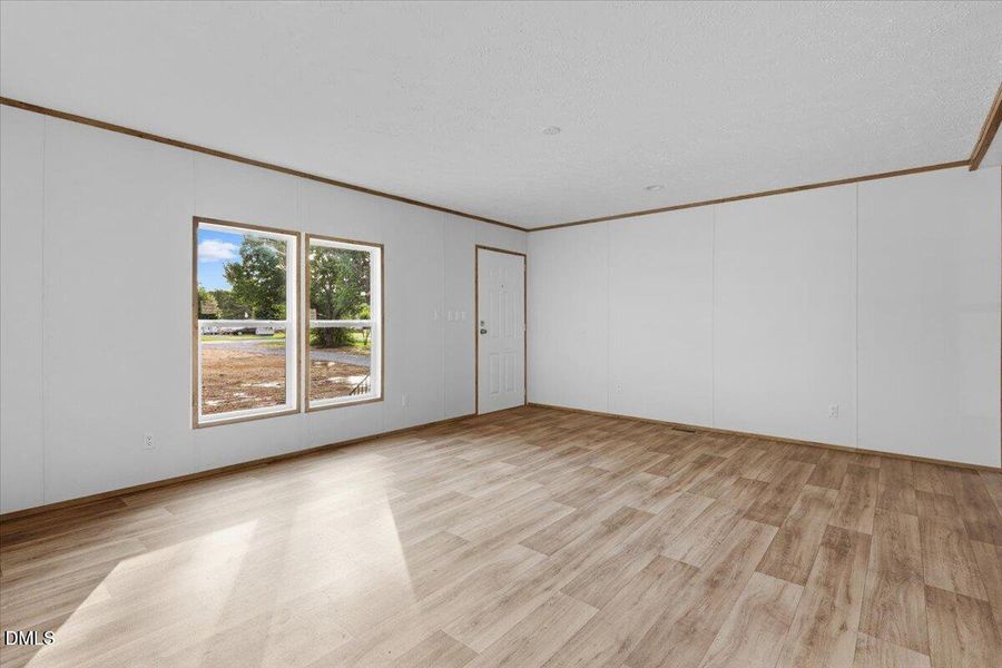 13-5737 Lloyd Rd-13