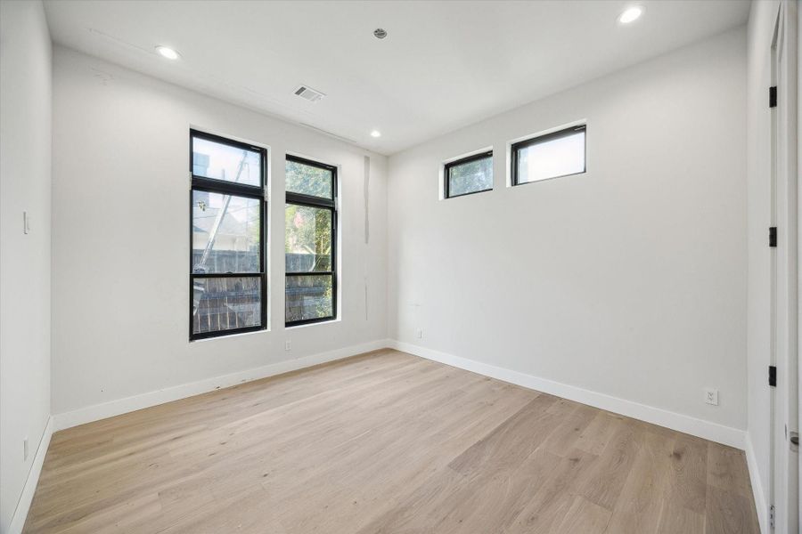 Spacious, unfurnished interior of a new home in , Houston (Image 21).