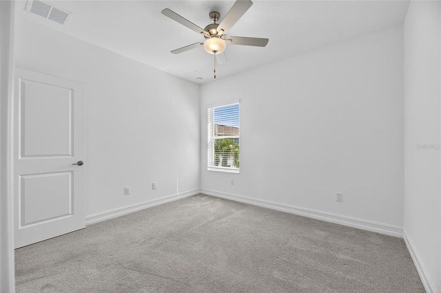 Spacious, unfurnished interior of a new home in , Tampa (Image 42).