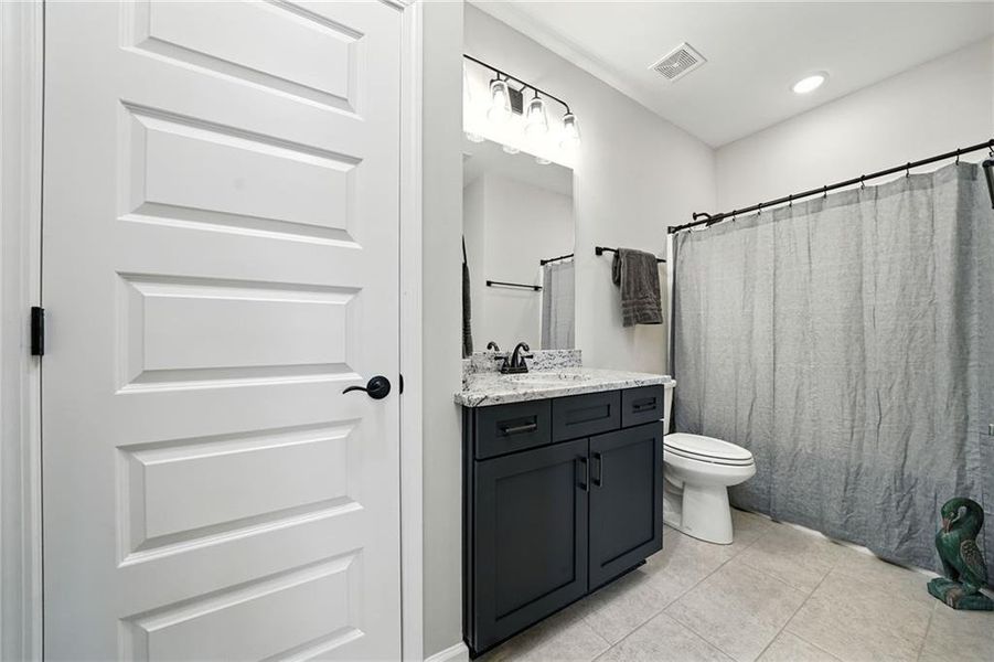 Furnished interior view inside a new home in , Waleska (Image 9).