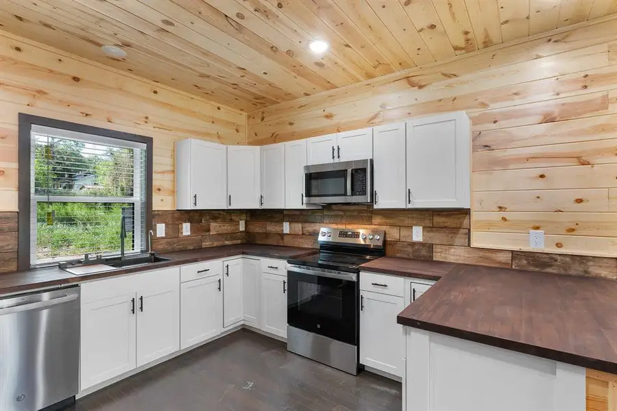 Furnished interior view inside a new home in , Winnsboro (Image 4).