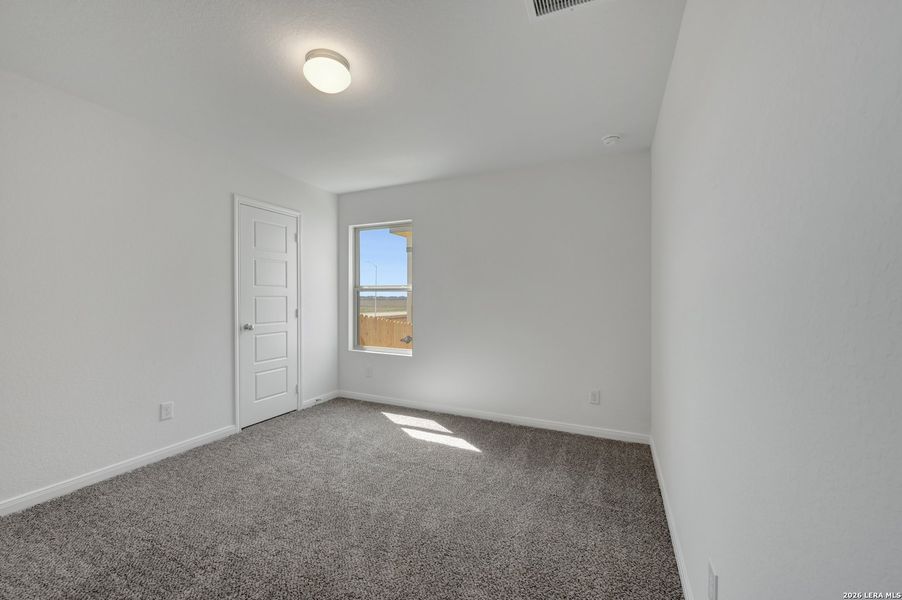 Spacious, unfurnished interior of a new home in Greenspoint Heights, Seguin (Image 45).