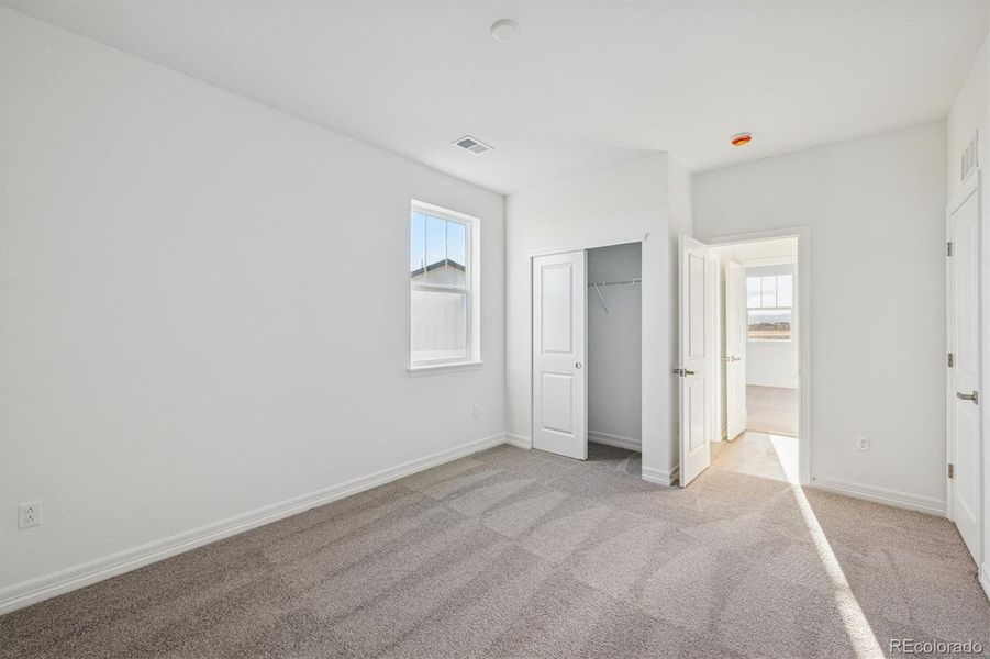 Spacious, unfurnished interior of a new home in Kitchel Lake, Timnath (Image 21).