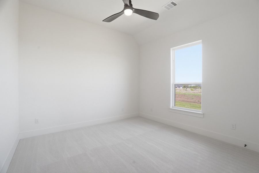 Spacious, unfurnished interior of a new home in Summit Ranch, Aledo (Image 33).