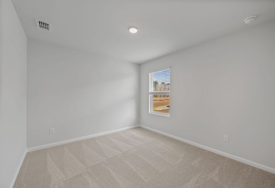 Spacious, unfurnished interior of a new home in Bradford Pointe, Summerville (Image 19).