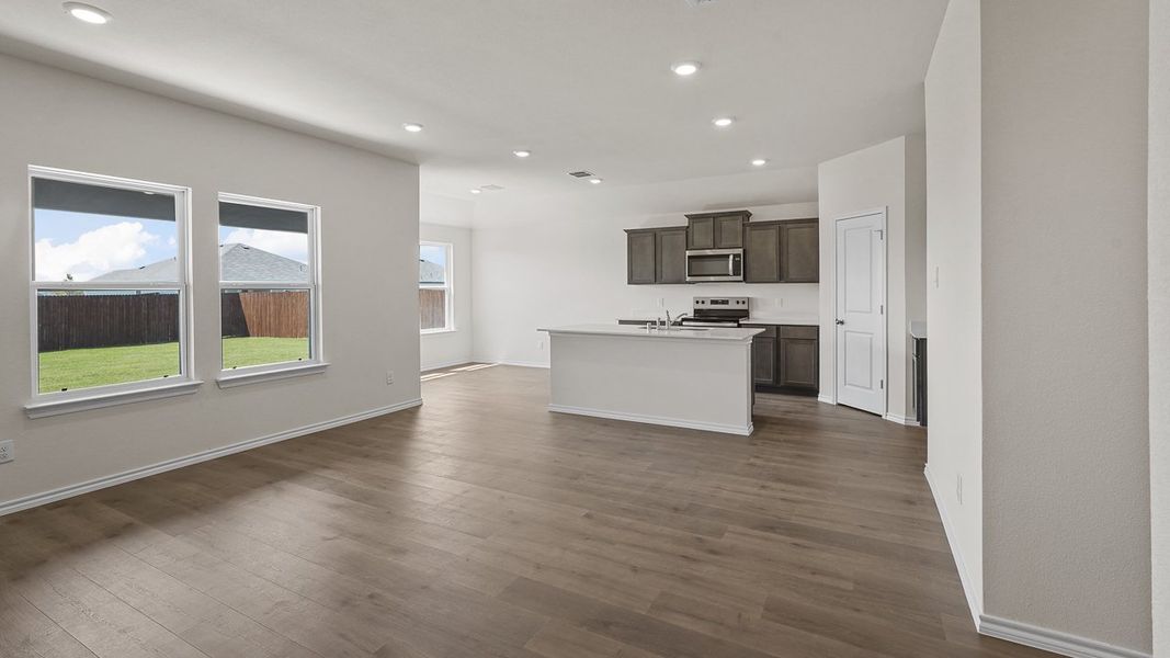 Spacious, unfurnished interior of a new home in Riverfield, Josephine (Image 24).