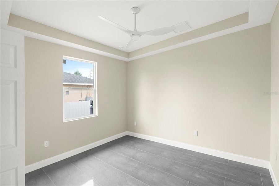 Spacious, unfurnished interior of a new home in , Lehigh Acres (Image 21).