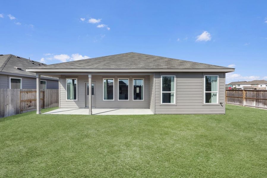 Exterior details and patio area of a home in Grand Oaks Reserve, Cleveland (Image 4).