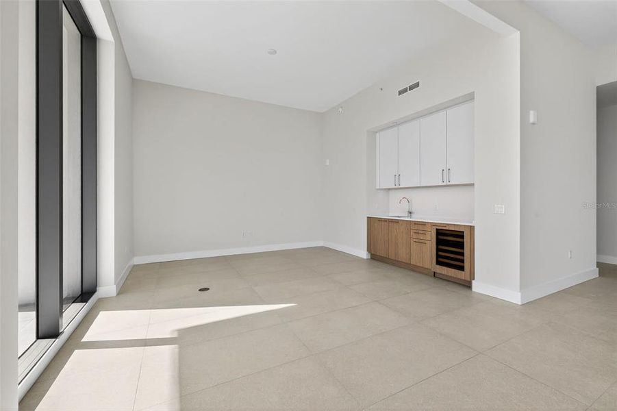 Spacious, unfurnished interior of a new home in , St. Petersburg (Image 48). Spacious, unfurnished interior of a new home in , St. Petersburg (Image 48).