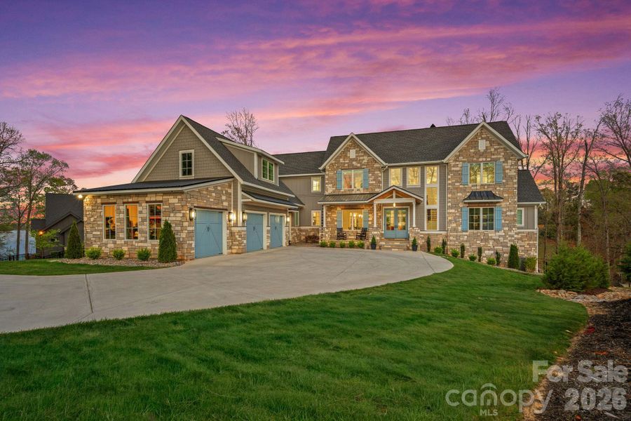 Community amenities in , Clover (Image 42).