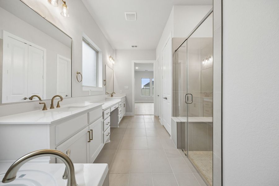 Furnished interior view inside a new home in Painted Tree Lakeside, McKinney (Image 12).