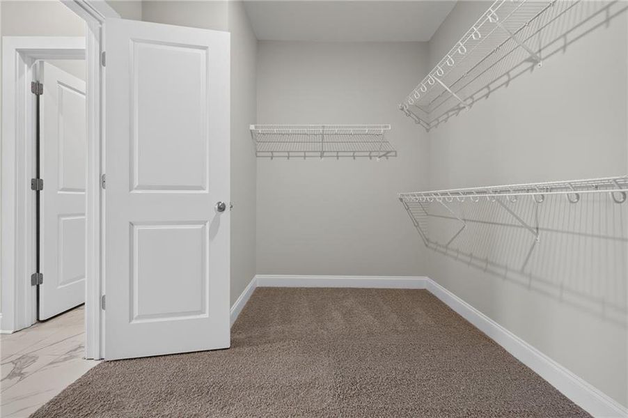 Spacious, unfurnished interior of a new home in , Jefferson (Image 24).