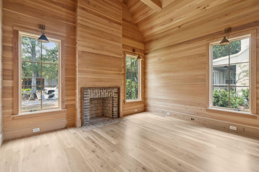 Spacious, unfurnished interior of a new home in , Mount Pleasant (Image 79).