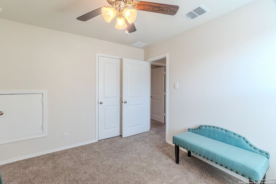 Spacious, unfurnished interior of a new home in The Links at River Bend, Floresville (Image 18).