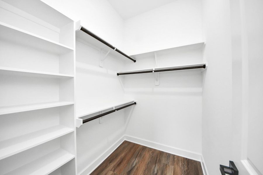 Spacious, unfurnished interior of a new home in , Houston (Image 17).