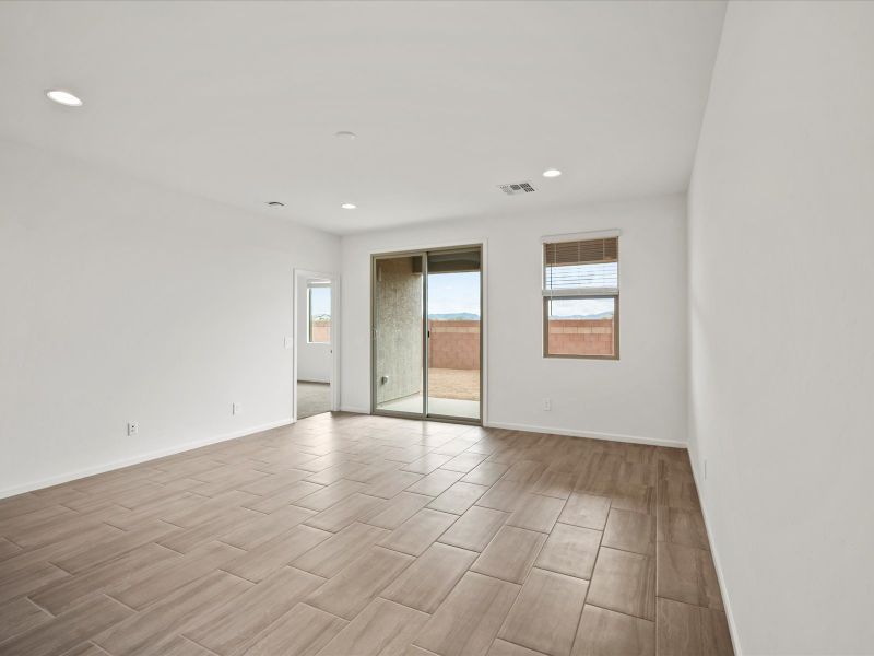 Spacious, unfurnished interior of a new home in Hanson Ridge, Vail (Image 10).