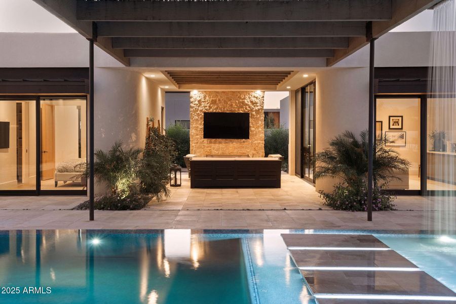 7034 E Paradise Dr 7034 E Paradise Dr