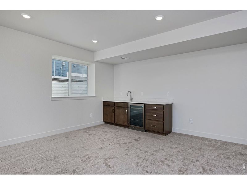 Spacious, unfurnished interior of a new home in Sonders, Fort Collins (Image 17).