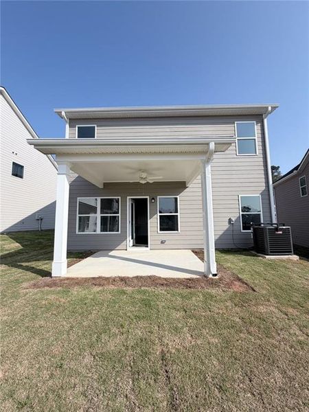 Exterior details and patio area of a home in Fairview Lake, Conyers (Image 3).
