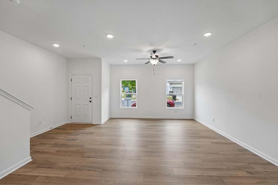 Spacious, unfurnished interior of a new home in Laurelwood, Douglasville (Image 27).
