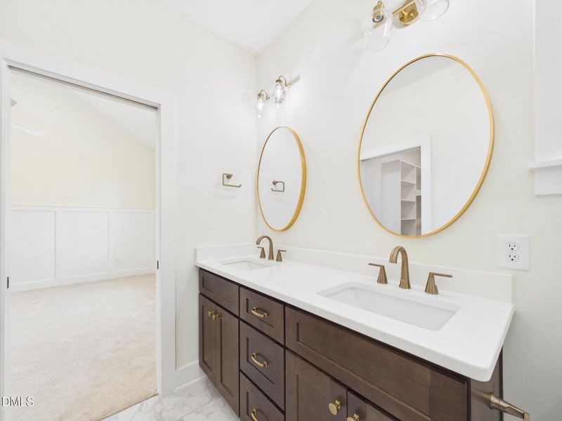 CAM01608G0-PR0128-STILL061