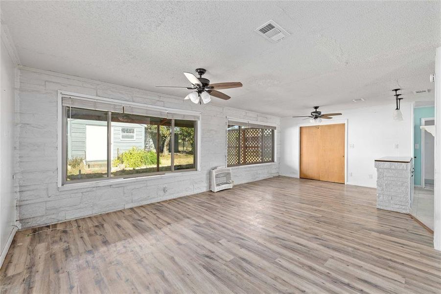 Spacious, unfurnished interior of a new home in , Brownwood (Image 8).