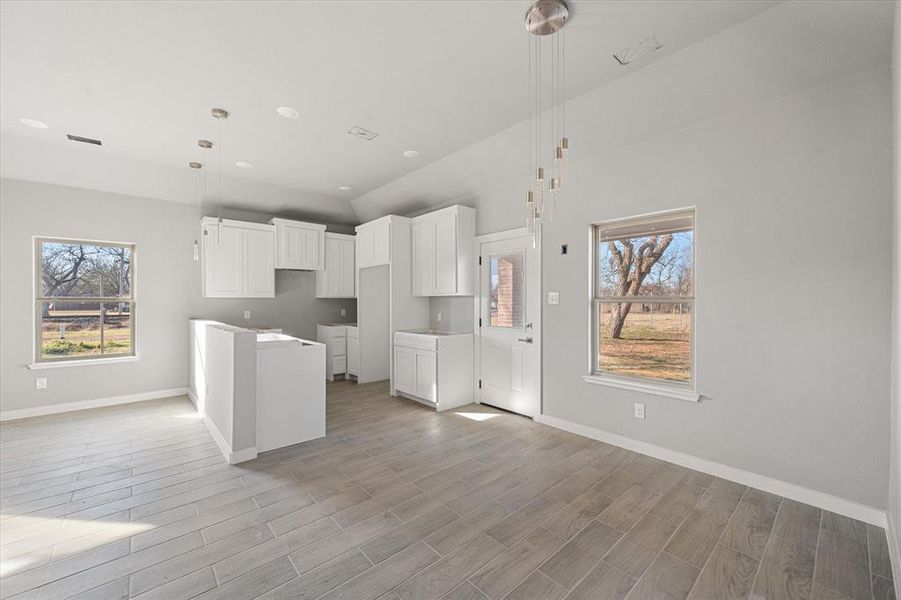 Spacious, unfurnished interior of a new home in , Kerens (Image 28).