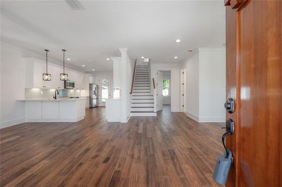 Spacious, unfurnished interior of a new home in , Tampa (Image 41).