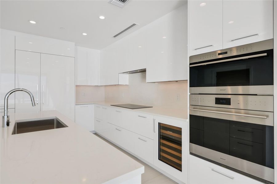 Close-up of interior finishes inside a home in , Fort Lauderdale (Image 20).