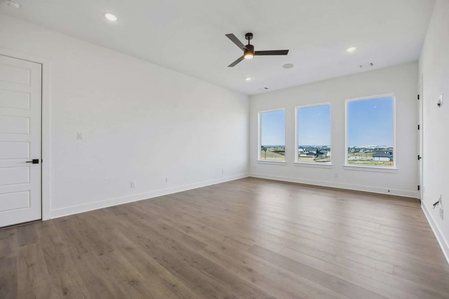 Representative unfurnished interior of a home built from the Sicily by Chesmar Homes in Lakeway Estates, Waxahachie (Image 16).