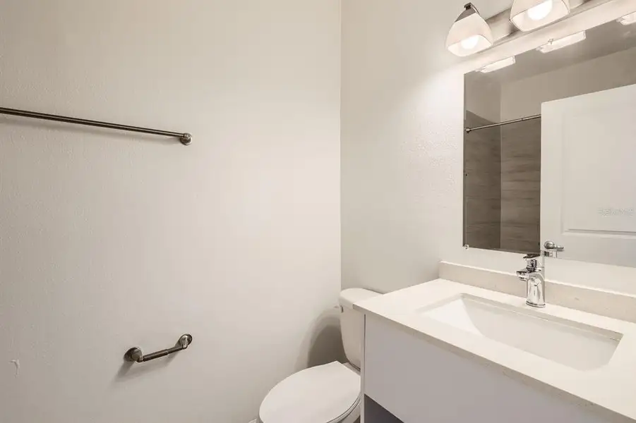 Furnished interior view inside a new home in , Orlando (Image 33).