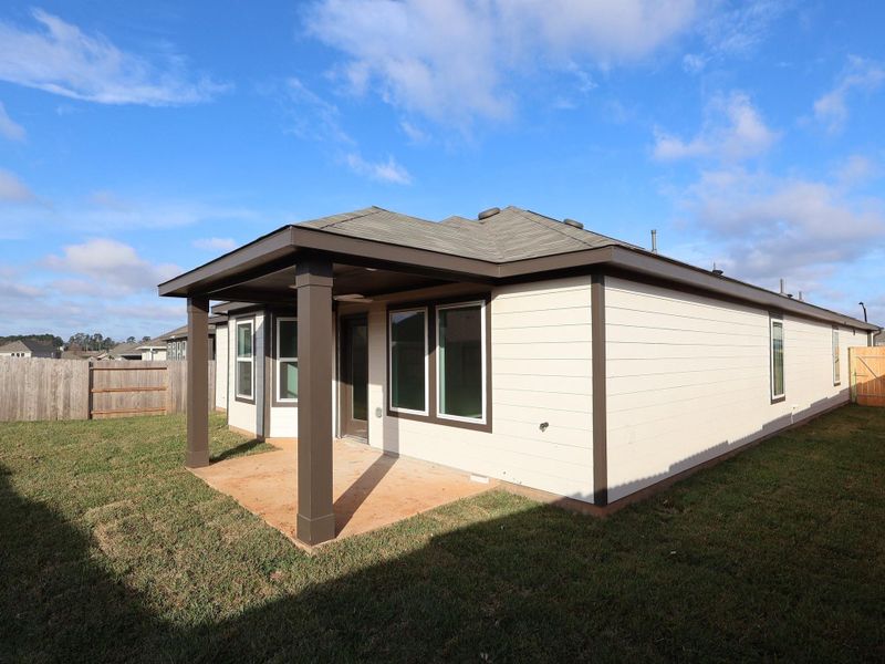 Exterior details and patio area of a home in Moran Ranch, Willis (Image 3).