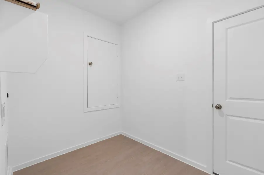 Spacious, unfurnished interior of a new home in Peppervine, Porter (Image 8).