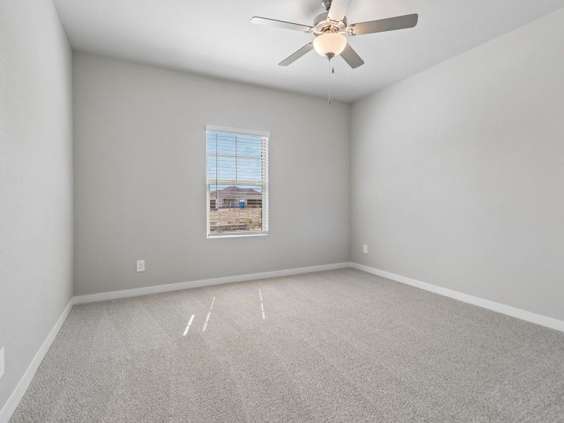 Spacious, unfurnished interior of a new home in Cibolo Hills West - Spring Series, Fort Worth (Image 12).