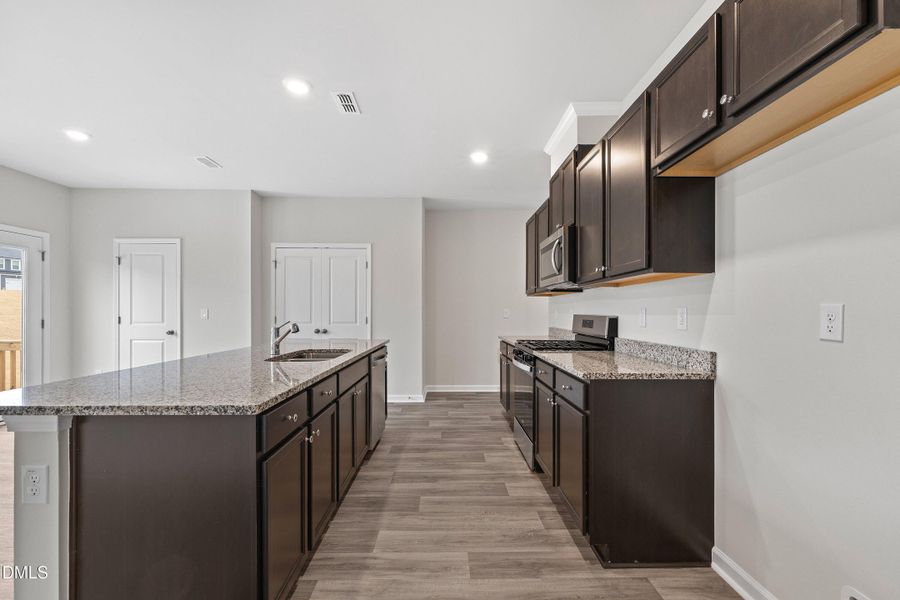 10-1395 Hasse Ave _0308 10-1395 Hasse Ave _0308