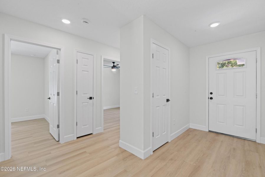 Spacious, unfurnished interior of a new home in , Jacksonville (Image 38).