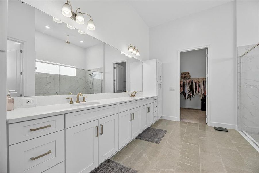 Furnished interior view inside a new home in , Apollo Beach (Image 41).